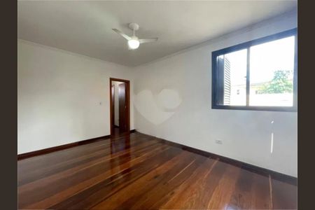 Casa à venda com 310m², 4 quartos e 6 vagas