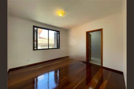 Casa à venda com 310m², 4 quartos e 6 vagas