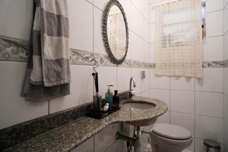 Casa à venda com 190m², 4 quartos e 2 vagasLavabo