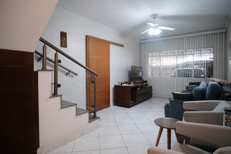 Casa à venda com 190m², 4 quartos e 2 vagasSala