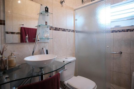 Casa à venda com 190m², 4 quartos e 2 vagasBanheiro da Suíte