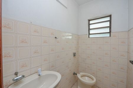 Casa à venda com 334m², 3 quartos e 4 vagas Casa à venda com 334m², 3 quartos e 4 vagasBanheiro 1