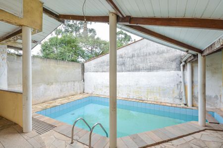 Casa à venda com 334m², 3 quartos e 4 vagas Casa à venda com 334m², 3 quartos e 4 vagasPiscina