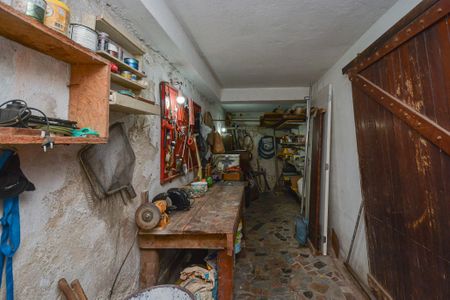 Casa à venda com 334m², 3 quartos e 4 vagas Casa à venda com 334m², 3 quartos e 4 vagasOficina