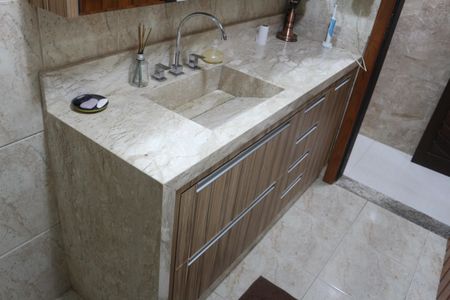 Casa à venda com 135m², 2 quartos e 2 vagasBanheiro Social