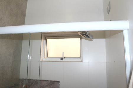 Casa à venda com 135m², 2 quartos e 2 vagasBanheiro da Suíte 1