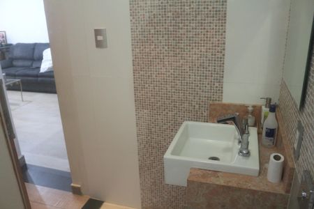 Casa à venda com 135m², 2 quartos e 2 vagasBanheiro da Suíte 1