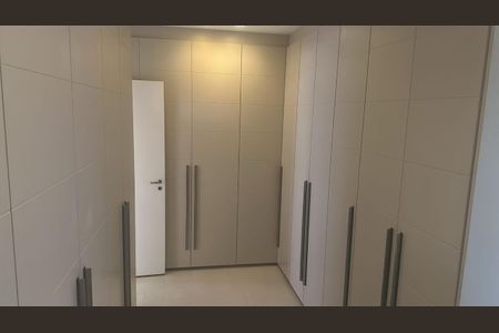 Apartamento à venda com 310m², 4 quartos e 4 vagas Apartamento à venda com 310m², 4 quartos e 4 vagasFoto 13