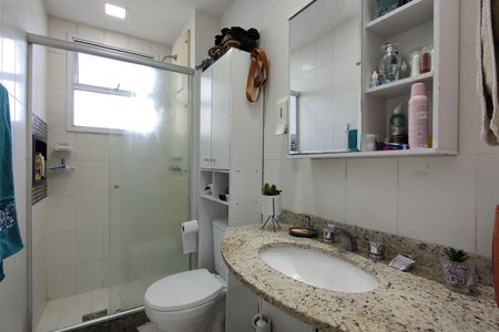 Apartamento à venda com 114m², 4 quartos e 2 vagas Apartamento à venda com 114m², 4 quartos e 2 vagasBanheiro da Suíte 2