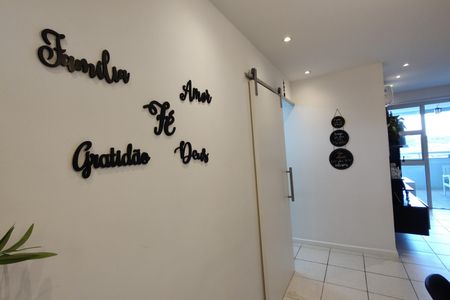 Apartamento à venda com 114m², 4 quartos e 2 vagas Apartamento à venda com 114m², 4 quartos e 2 vagasSala