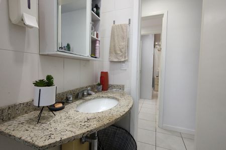 Apartamento à venda com 114m², 4 quartos e 2 vagas Apartamento à venda com 114m², 4 quartos e 2 vagasBanheiro da Suíte 2