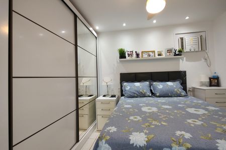 Apartamento à venda com 114m², 4 quartos e 2 vagas Apartamento à venda com 114m², 4 quartos e 2 vagasSuíte