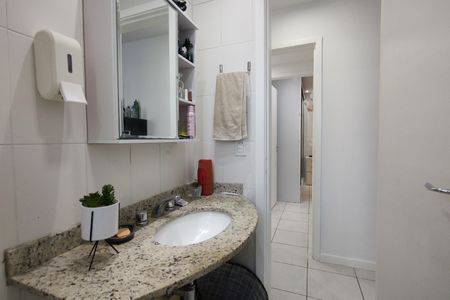 Apartamento à venda com 114m², 4 quartos e 2 vagas Apartamento à venda com 114m², 4 quartos e 2 vagasBanheiro da Suíte 2