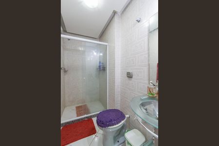 Apartamento à venda com 74m², 3 quartos e 1 vaga Apartamento à venda com 74m², 3 quartos e 1 vagaBanheiro da Suíte
