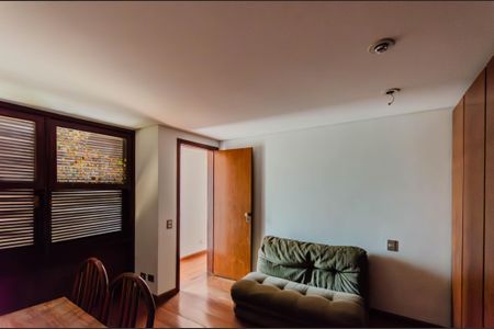 Casa à venda com 350m², 4 quartos e 4 vagas Casa à venda com 350m², 4 quartos e 4 vagasSuíte 1