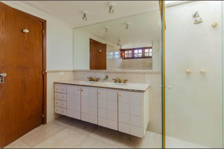 Casa à venda com 350m², 4 quartos e 4 vagas Casa à venda com 350m², 4 quartos e 4 vagasBanheiro da Suíte 2