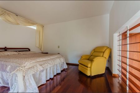 Casa à venda com 350m², 4 quartos e 4 vagas Casa à venda com 350m², 4 quartos e 4 vagasSuíte 2