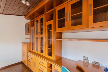 Casa à venda com 350m², 4 quartos e 4 vagas Casa à venda com 350m², 4 quartos e 4 vagasPiso superior