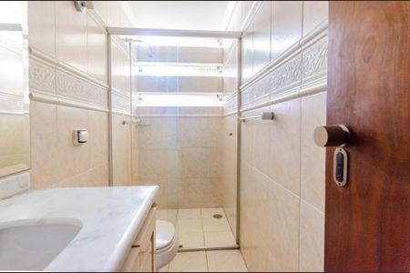 Casa à venda com 350m², 4 quartos e 4 vagas Casa à venda com 350m², 4 quartos e 4 vagasBanheiro da Suíte 1