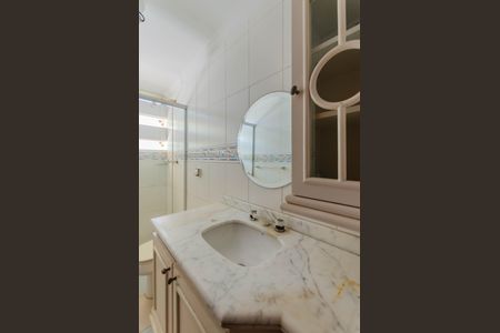 Casa à venda com 350m², 4 quartos e 4 vagas Casa à venda com 350m², 4 quartos e 4 vagasBanheiro Social