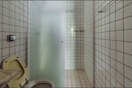 Casa à venda com 350m², 4 quartos e 4 vagas Casa à venda com 350m², 4 quartos e 4 vagasBanheiro de serviço