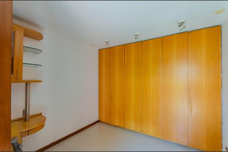 Casa à venda com 350m², 4 quartos e 4 vagas Casa à venda com 350m², 4 quartos e 4 vagasQuarto 1