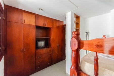 Casa à venda com 350m², 4 quartos e 4 vagas Casa à venda com 350m², 4 quartos e 4 vagasQuarto de Serviço
