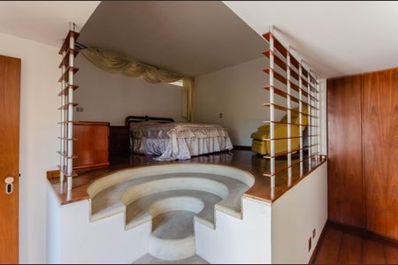 Casa à venda com 350m², 4 quartos e 4 vagas Casa à venda com 350m², 4 quartos e 4 vagasSuíte 2