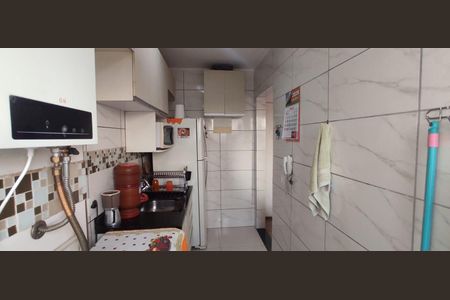 Apartamento à venda com 46m², 2 quartos e 1 vaga Apartamento à venda com 46m², 2 quartos e 1 vagaCozinha e Área de Serviço