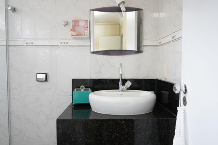 Casa à venda com 290m², 3 quartos e 4 vagasBanheiro Suíte 2 