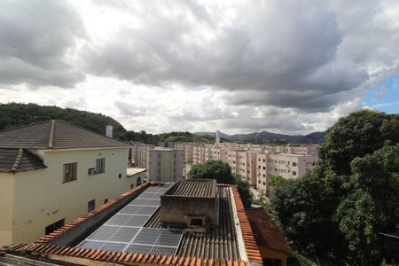 Casa de condomínio à venda com 60m², 3 quartos e 1 vagaÁrea de serviço - Vista