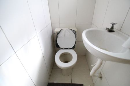 Casa de condomínio à venda com 60m², 3 quartos e 1 vagaBanheiro da suíte