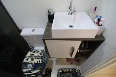 Casa de condomínio à venda com 60m², 3 quartos e 1 vagaBanheiro social