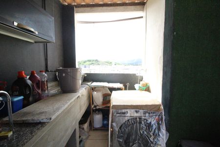 Casa de condomínio à venda com 60m², 3 quartos e 1 vagaÁrea de serviço