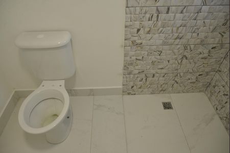 Casa à venda com 143m², 2 quartos e 2 vagasBanheiro da Suíte