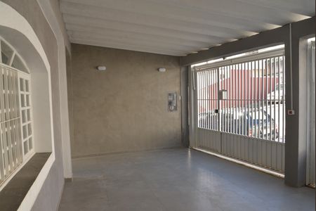Casa à venda com 143m², 2 quartos e 2 vagasGaragem