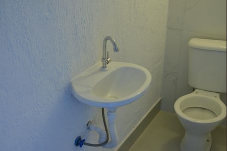 Casa à venda com 143m², 2 quartos e 2 vagasBanheiro de Serviço