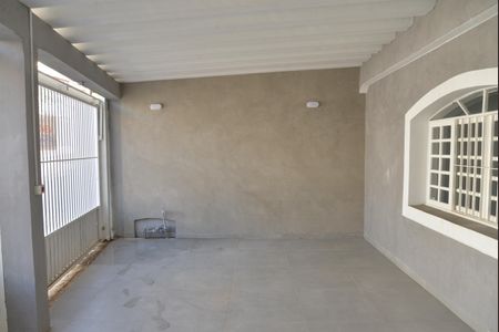 Casa à venda com 143m², 2 quartos e 2 vagasGaragem