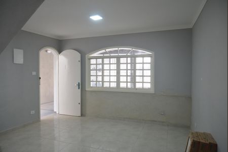 Casa à venda com 143m², 2 quartos e 2 vagasSala