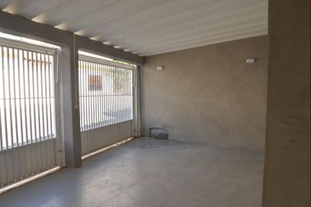 Casa à venda com 143m², 2 quartos e 2 vagasGaragem