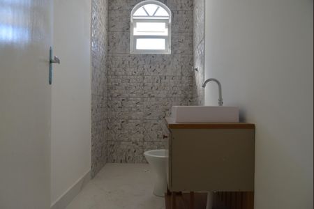 Casa à venda com 143m², 2 quartos e 2 vagasBanheiro Social