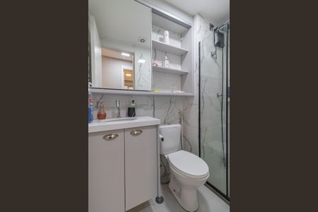 Apartamento à venda com 41m², 2 quartos e 1 vaga Apartamento à venda com 41m², 2 quartos e 1 vagaBanheiro