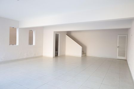 Casa à venda com 350m², 3 quartos e 3 vagasEspaço de Festas