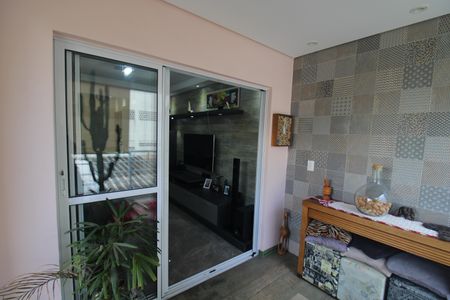 Casa à venda com 150m², 3 quartos e 2 vagasSala - Varanda