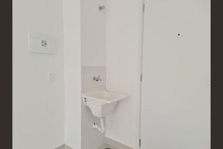 Apartamento à venda com 32m², 2 quartos e sem vaga Apartamento à venda com 32m², 2 quartos e sem vagaSala e Cozinha integrada