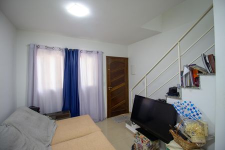 Casa de condomínio à venda com 55m², 2 quartos e 1 vaga Casa de condomínio à venda com 55m², 2 quartos e 1 vagaSala