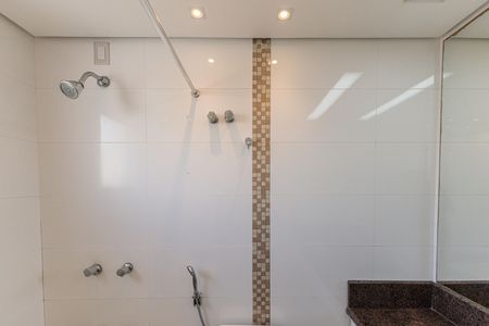 Apartamento à venda com 100m², 2 quartos e 2 vagas Apartamento à venda com 100m², 2 quartos e 2 vagasBanheiro da Suíte