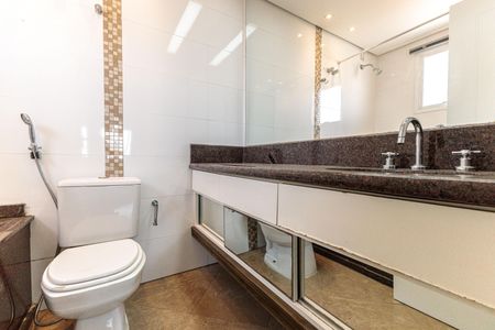 Apartamento à venda com 100m², 2 quartos e 2 vagas Apartamento à venda com 100m², 2 quartos e 2 vagasBanheiro da Suíte