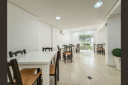 Apartamento à venda com 100m², 2 quartos e 2 vagas Apartamento à venda com 100m², 2 quartos e 2 vagasÁrea comum - Salão de festas