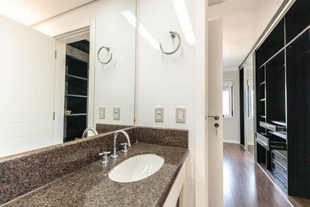 Apartamento à venda com 100m², 2 quartos e 2 vagas Apartamento à venda com 100m², 2 quartos e 2 vagasBanheiro da Suíte